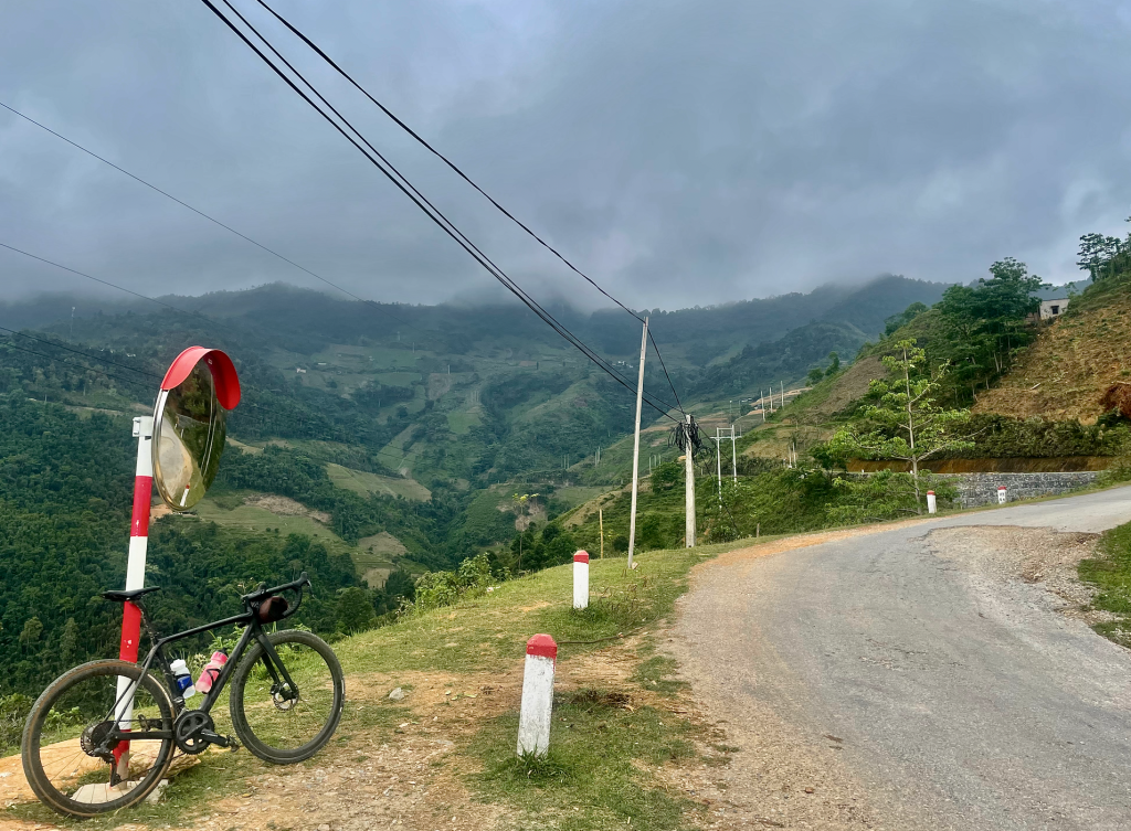 Conquer the Majestic Loops: The Ultimate Guide to Your Dong Van Cycling Tour